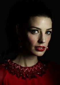 Jessica Paré
as Megan Calvet