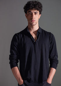 Eduardo Scarpetta
as Pasquale Peluso