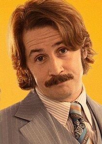 Michael Angarano
as Glenn Hollingsworth