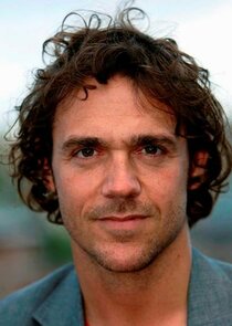 Jamie Sives
as Ian Henderson