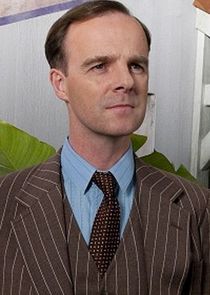 Brían F. O'Byrne
as Bert Pierce