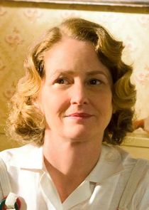 Melissa Leo
as Lucy Gessler