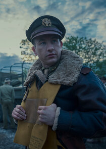 Barry Keoghan
as Lt. Curtis Biddick
