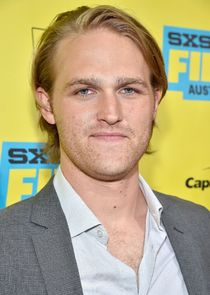Wyatt Russell
as Lee Shaw