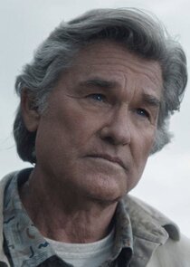 Kurt Russell
as Lee Shaw