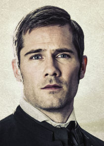 Luke Macfarlane
as Chaplain Henry Hopkins