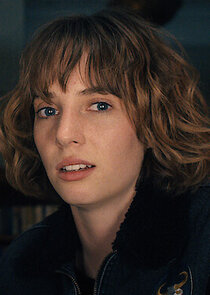 Maya Hawke
as Robin Buckley