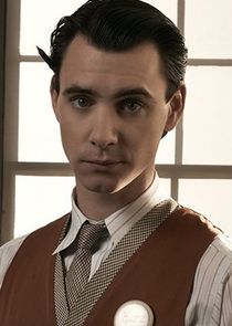 Harry Lloyd
as Paul Crosley