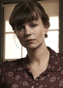 Katja Herbers
as Helen Price