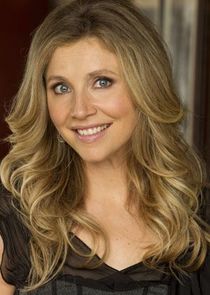Sarah Chalke
as Kate Swanson