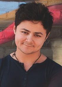 Arturo Castro
as Victor