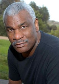 Richard Gant
as Owen Sr.
