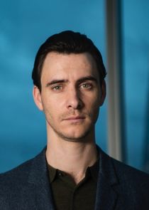 Harry Lloyd
as Henry Gibson