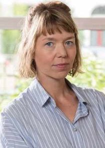 Anna Maxwell Martin
as Julia