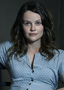 Sarah Ramos
as Creek Lovell