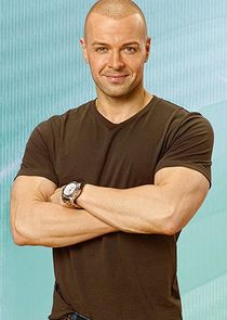 Joey Lawrence
as Joe Longo
