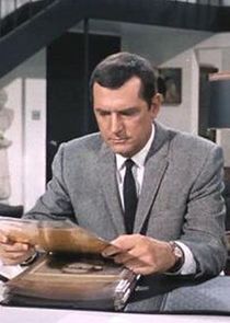 Steven Hill
as Daniel Briggs