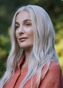 Ayelet Zurer
as Maite Voss