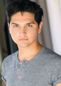 Augusto Aguilera
as Liver