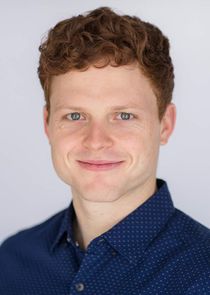 Caleb Foote
as Bennett Hobbes