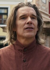 Ethan Hawke
as Arthur Harrow