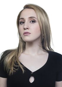 Harley Quinn Smith
as Ileena