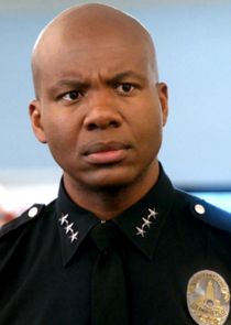 Leonard Roberts
as Assistant Chief Leo Mason