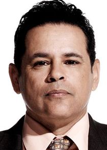 Raymond Cruz
as Detective Julio Sanchez