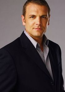 David Cubitt
as Detective Lee Scanlon