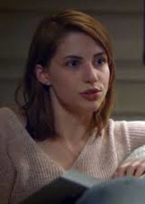 Wallis Currie-Wood
as Stephanie 