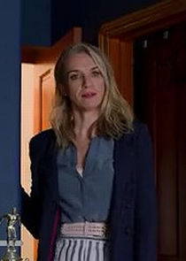 Ever Carradine
as Janet Stein