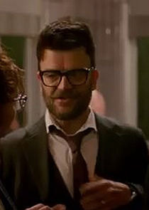 Kevin Weisman
as Dale Yorkes