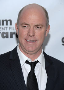 Michael Gaston
as Alfred Arkin