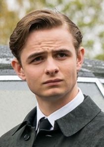 Otto Farrant
as Nigel Wilson