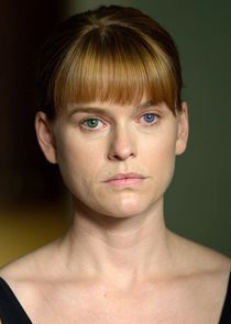 Alice Eve
as Mary Walker