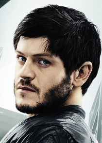 Iwan Rheon
as Maximus