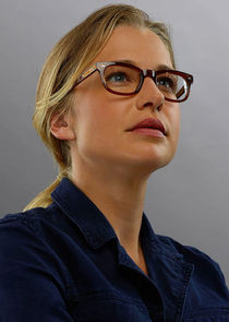 Ellen Woglom
as Louise Fisher