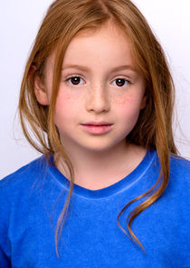 Skylar Gray
as Frankie Bowman