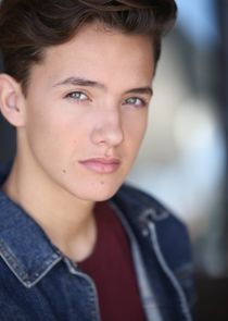Noah Urrea
as Shaun