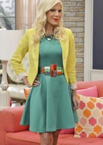 Tori Spelling
as Holly Hamilton
