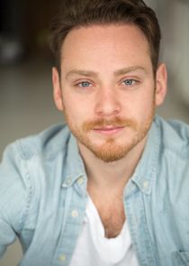 Michael Drayer
as Albert Garretti