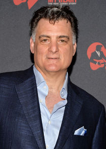 Joseph Siravo
as Gavin Garretti