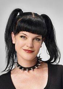 Pauley Perrette
as Forensics Specialist Abigail 