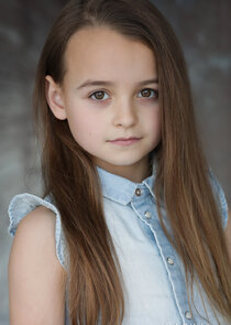 Isla Gie
as Tali DiNozzo