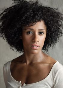 Lara Rossi
as Sophie Summers