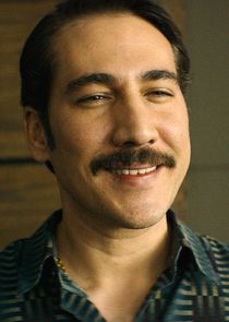 Alberto Ammann
as Pacho Herrera