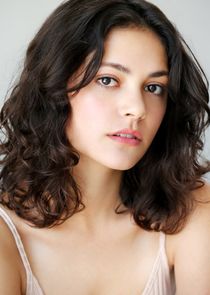 Blu Hunt
as Amelia Rojas