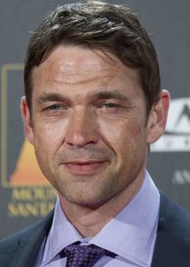 Dougray Scott
as Moriarty