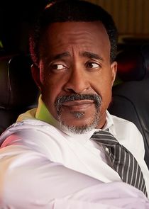 Tim Meadows
as Detective Judd Tolbeck
