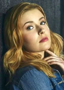 Kennedy McMann
as Nancy Drew